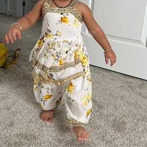 Indian baby girl suit salwar with odhani /chuni, white with flowers! Used once